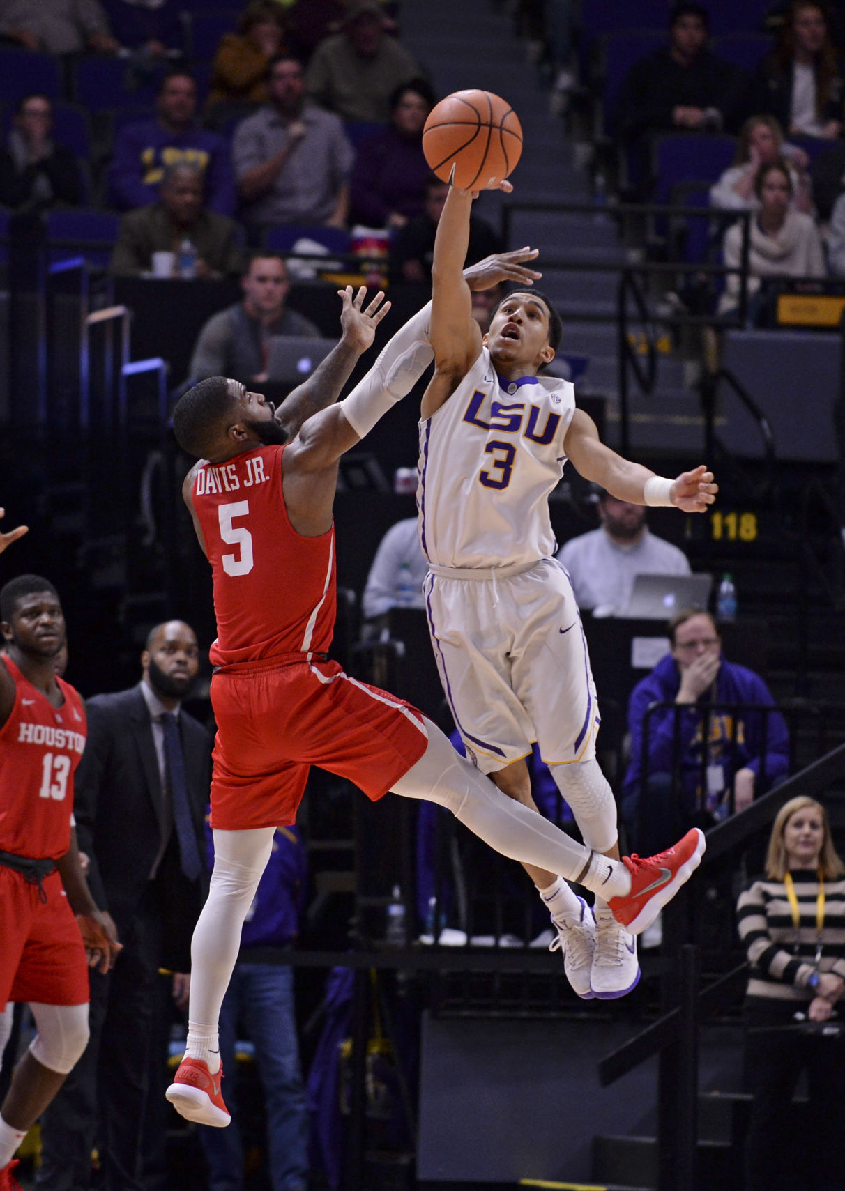 lsuhoustonbasketball.121417 HS 2430.jpg